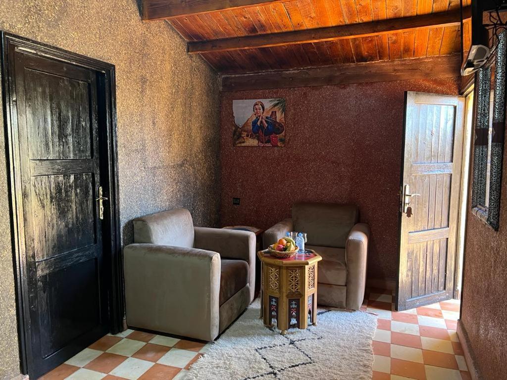 Dar Alfourssane Ferme D'Hote Ouarzazate Bagian luar foto